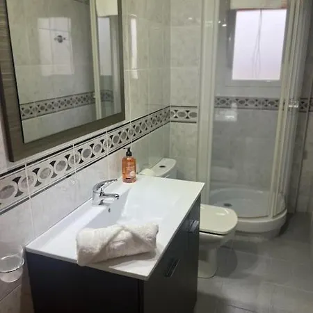Disfruta De Granada Y Sus Encantos. *