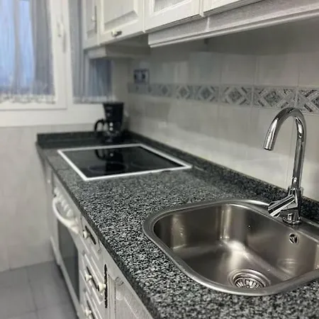 Disfruta De Granada Y Sus Encantos. *
